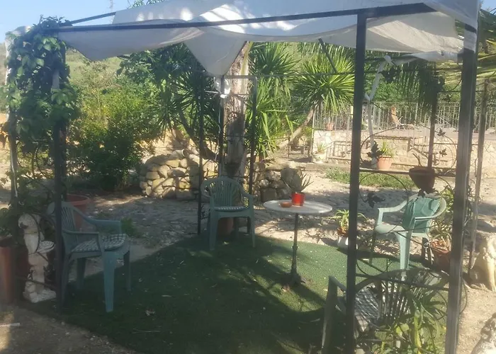 La Collina Delle Ginestre